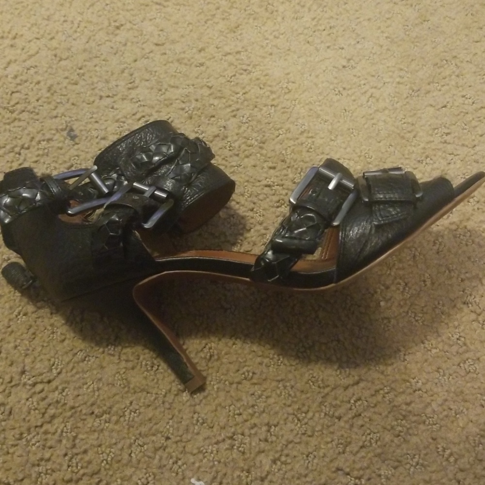 Sandals - Picture 2 of 6